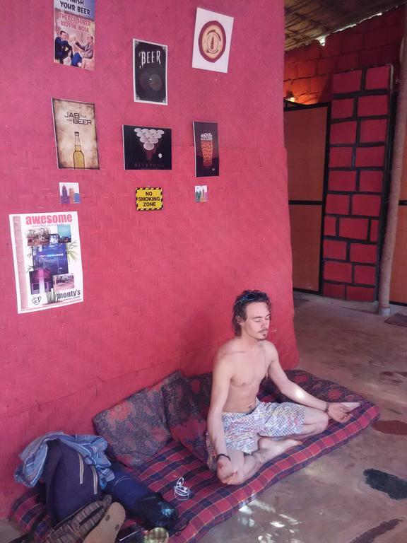 Bricks And Bamboo Hostel Anjuna Luaran gambar