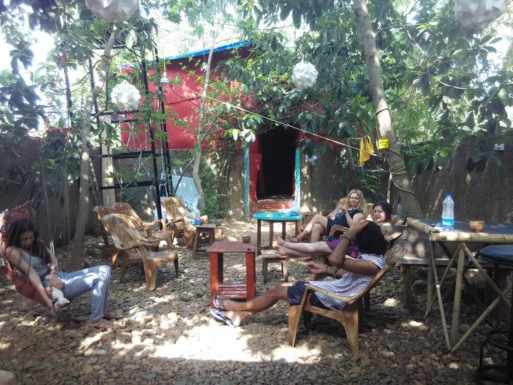 Bricks And Bamboo Hostel Anjuna Luaran gambar