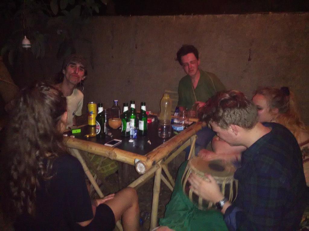 Bricks And Bamboo Hostel Anjuna Luaran gambar