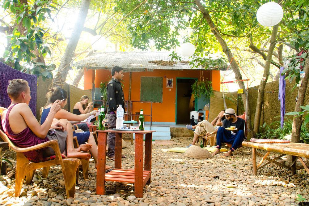 Bricks And Bamboo Hostel Anjuna Luaran gambar