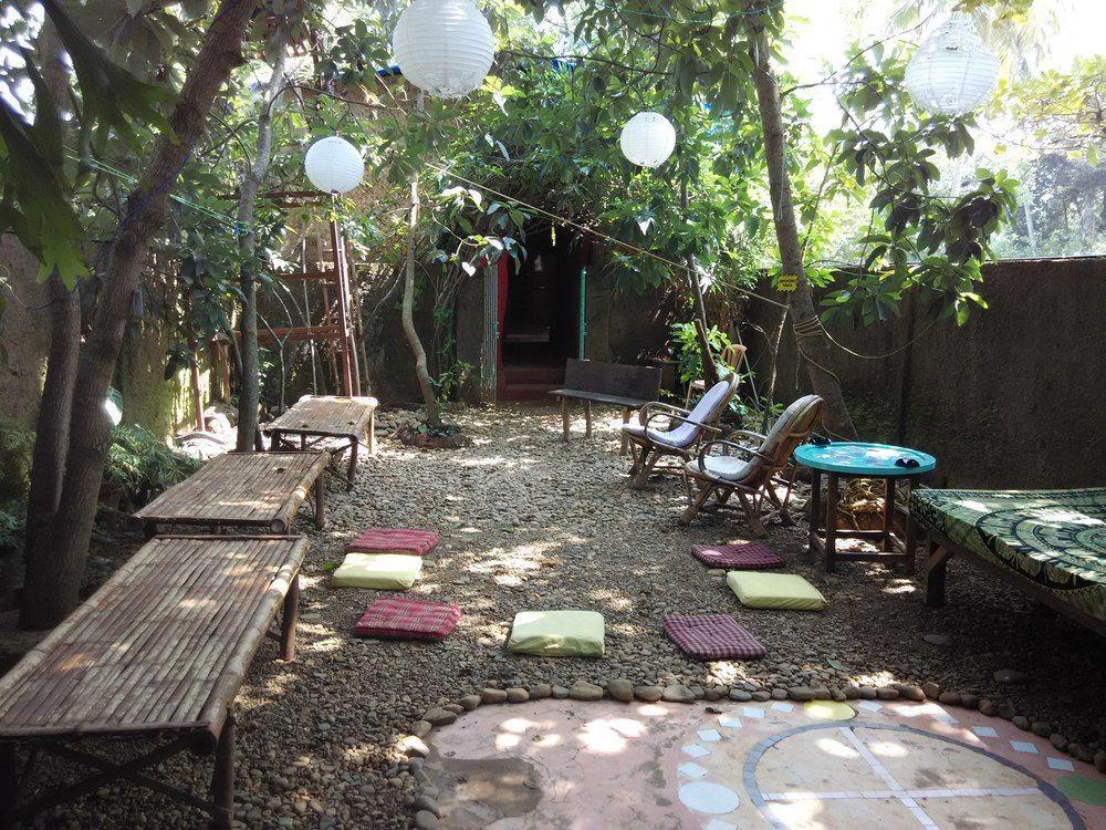 Bricks And Bamboo Hostel Anjuna Luaran gambar