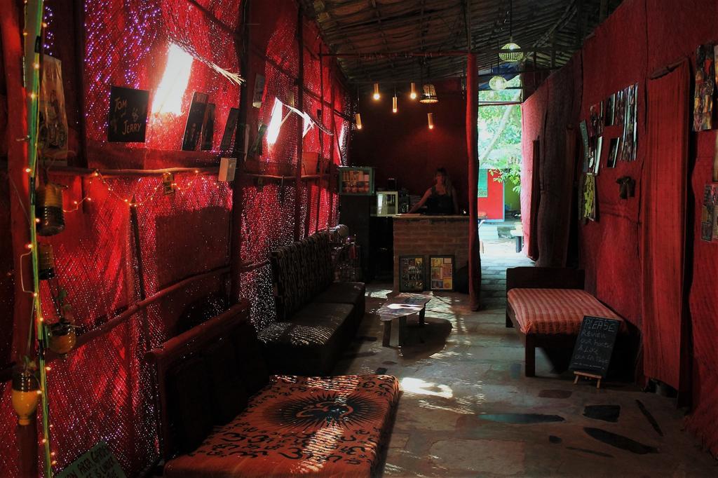 Bricks And Bamboo Hostel Anjuna Luaran gambar