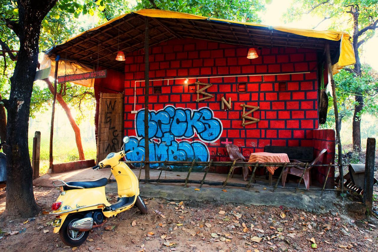Bricks And Bamboo Hostel Anjuna Luaran gambar