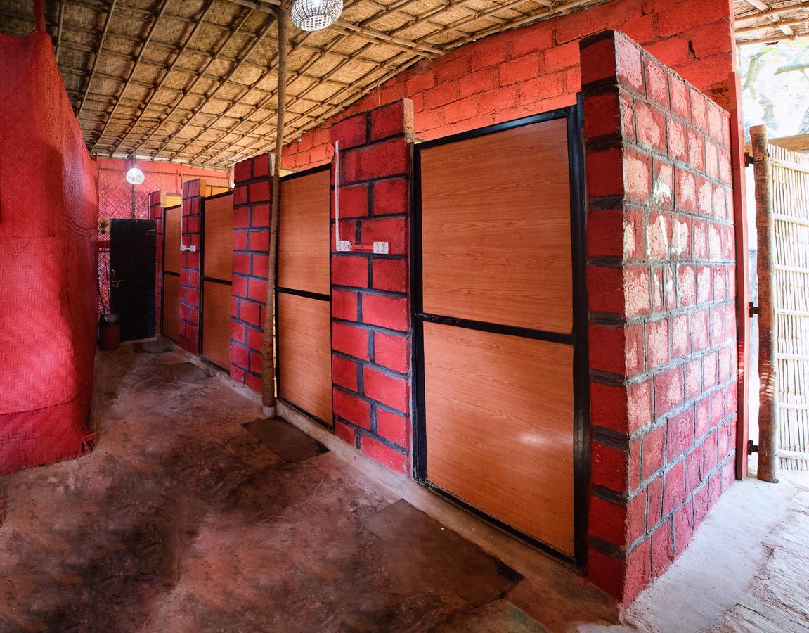 Bricks And Bamboo Hostel Anjuna Luaran gambar